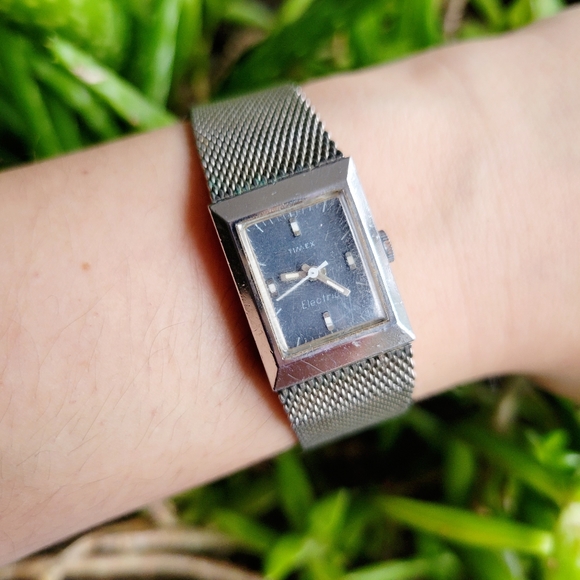 Vintage Silver Timex England Watch - Picture 7 of 12